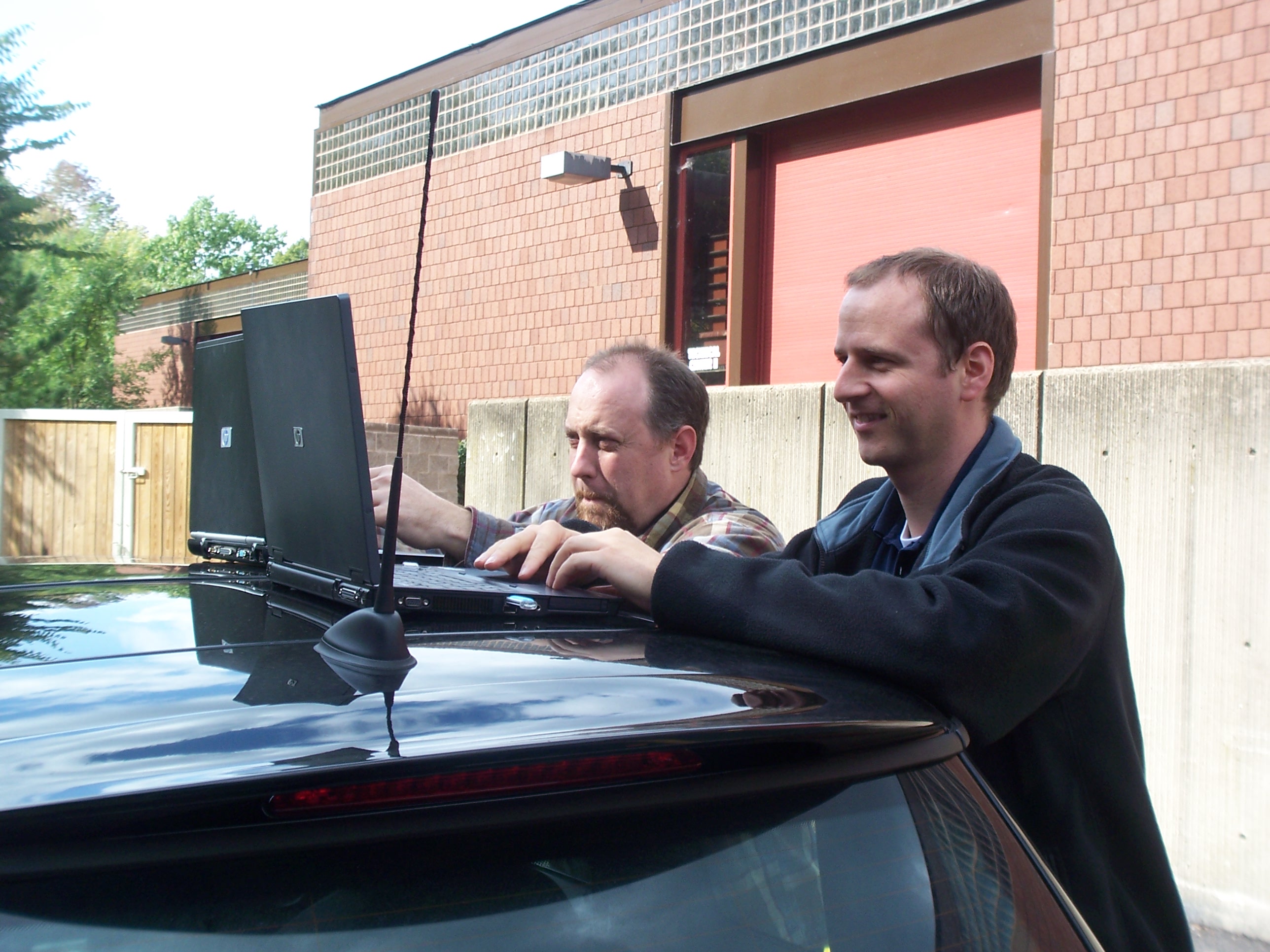 Jim working with a testo engineer